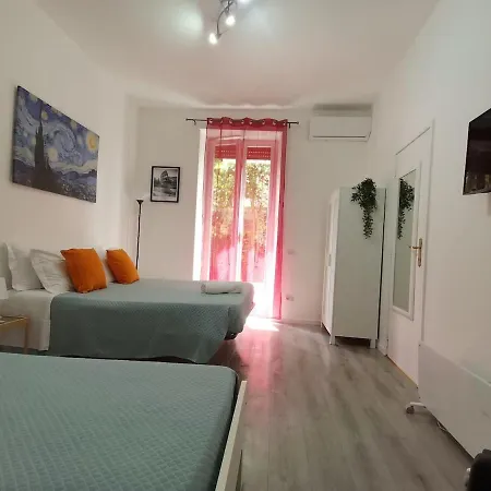 Cozy Medaglie D'oro Apartment *
